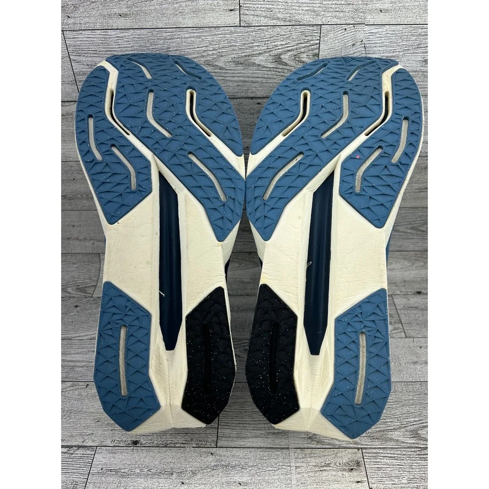 New Balance performance v4